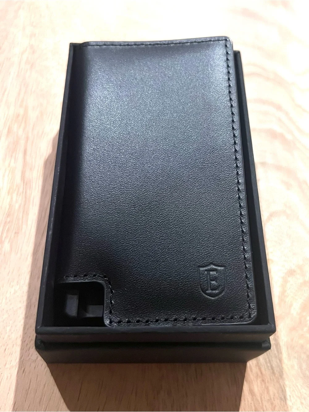Ekster Aluminum Apple Air Tag Wallet w RFID NEW
